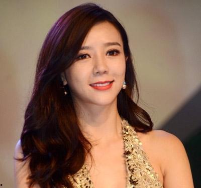 娱乐圈女的最新爆料明星,揭秘明星背后的惊人真相！